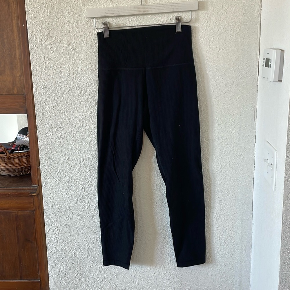 Lululemon Ribbed Aligns 25”